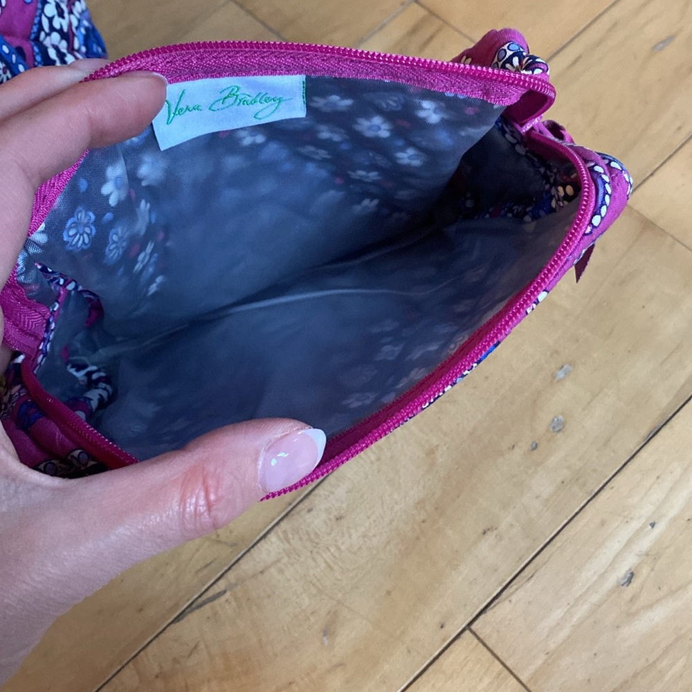 Vera Bradley Weekended Duffle Travel Bag and Makeup Pouch - Picture 9 of 10